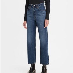 Levi rib cage straight Jean